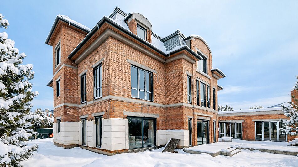 Дом под отделку в Ренессанс парк