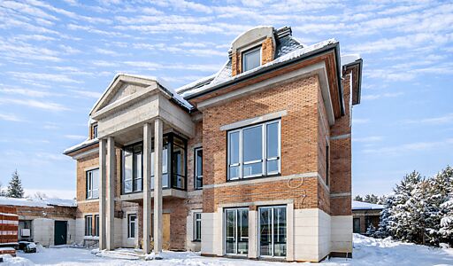 Дом под отделку в Ренессанс парк