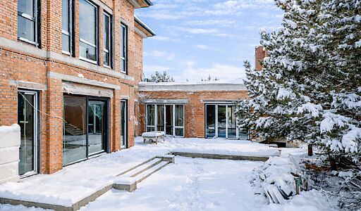 Дом под отделку в Ренессанс парк