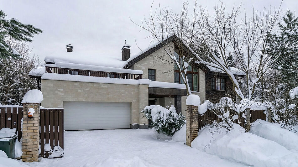 Дом с видом на озеро в КП Пестово