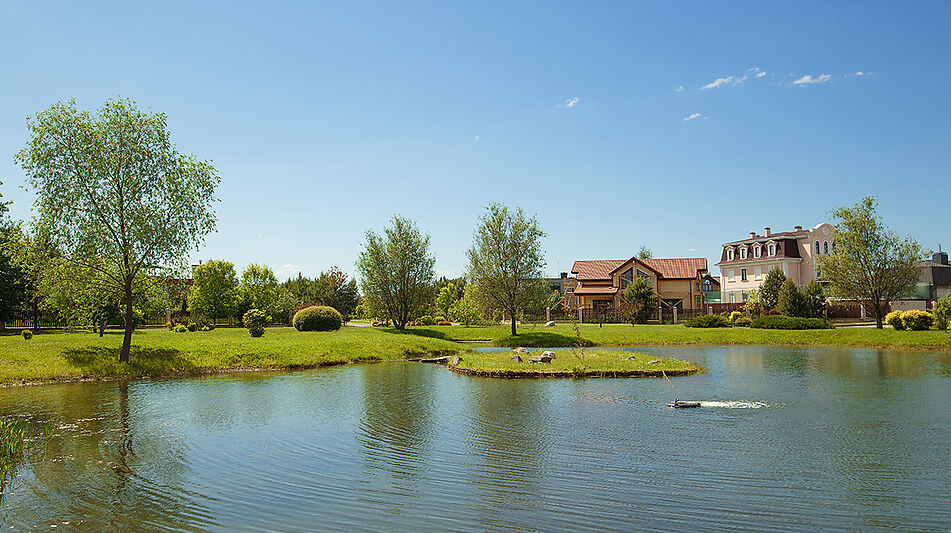 Дом с видом на озеро в КП Пестово