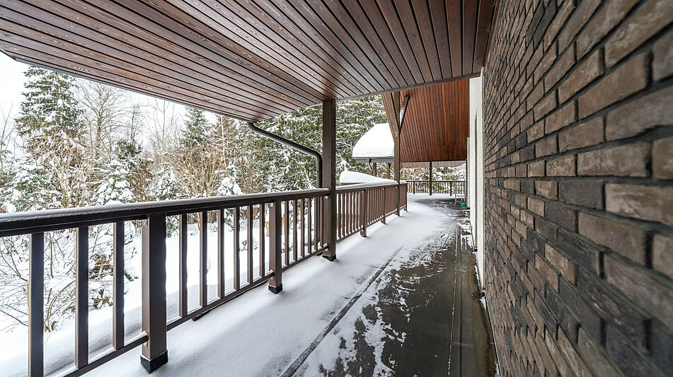 Дом с видом на озеро в КП Пестово