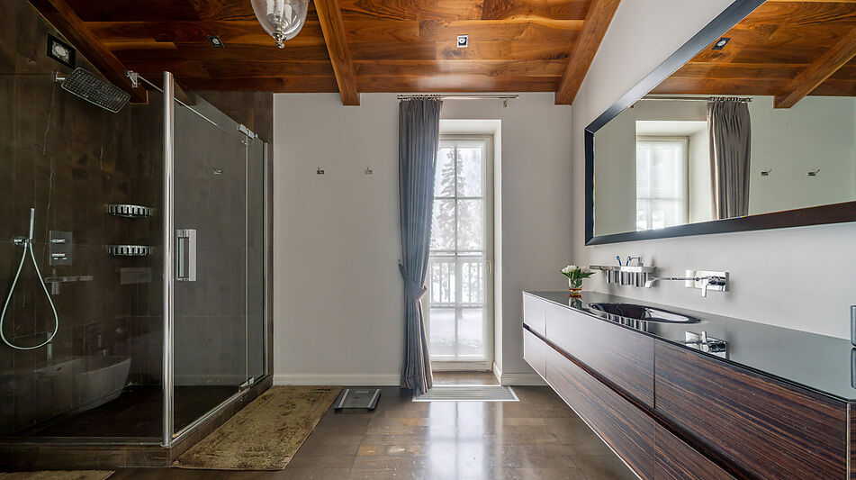 Дом с видом на озеро в КП Пестово