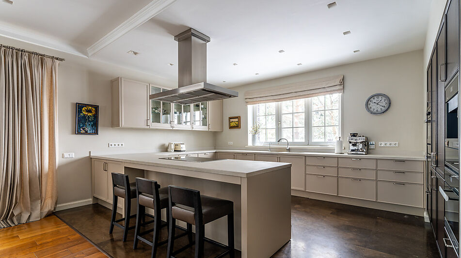 Дом с видом на озеро в КП Пестово