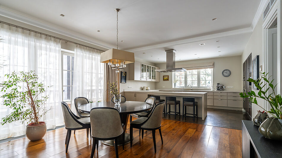 Дом с видом на озеро в КП Пестово