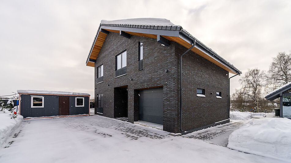 Дом на берегу в КП Аврора