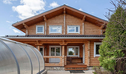 Дом с бассейном в КП Александрово