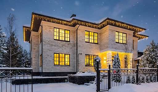 Стильный дом в КП Европа-1