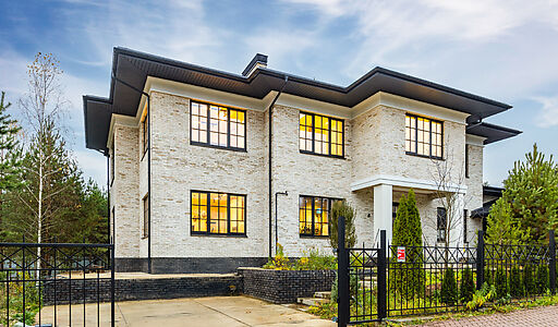 Стильный дом в КП Европа-1