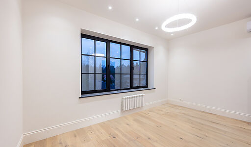 Стильный дом в КП Европа-1