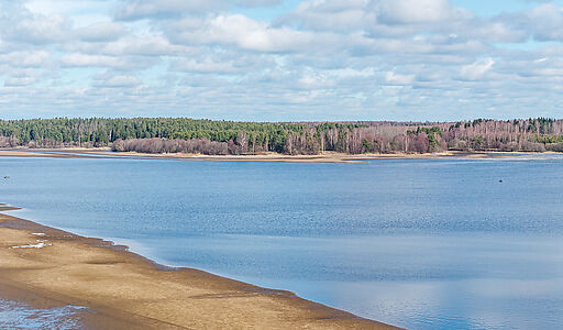 Участок на первой линии Волги