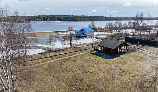 Участок на первой линии Волги