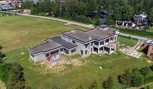 Продается дом на берегу озера