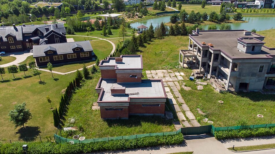 Продается дом на берегу озера