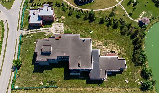 Продается дом на берегу озера