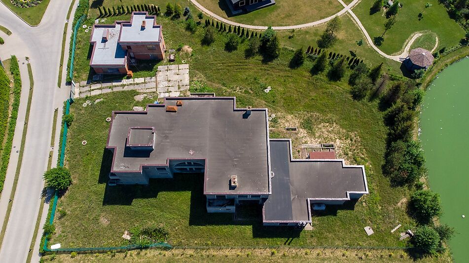 Продается дом на берегу озера