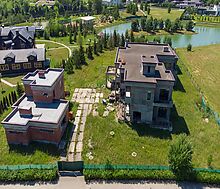 Продается дом на берегу озера