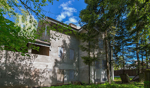 Дом под отделку в поселке Дубрава