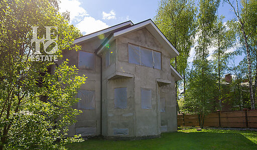 Дом под отделку в поселке Дубрава