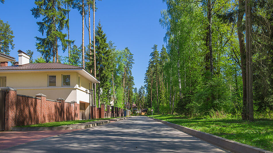 Дом под отделку в поселке Дубрава
