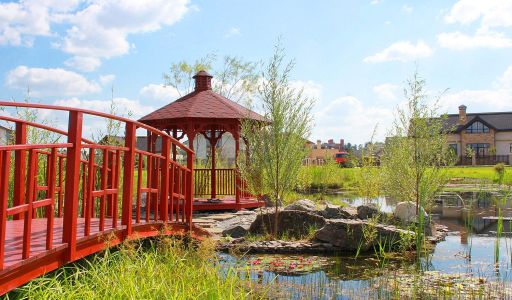 Вилла на берегу в поселке Пестово