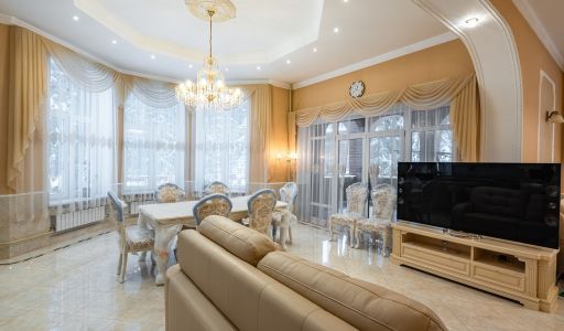 Загородная усадьба в Троицком