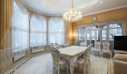 Загородная усадьба в Троицком