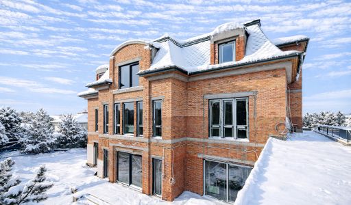 Дом под отделку в Ренессанс парк