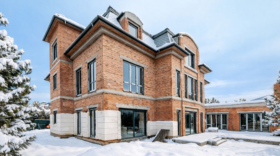 Дом под отделку в Ренессанс парк