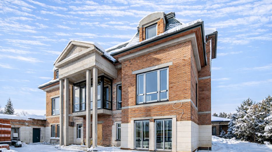 Дом под отделку в Ренессанс парк