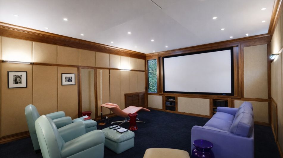 Дом у береговой линии в КП Речное