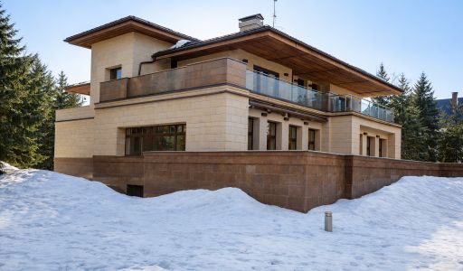 Дом у береговой линии в КП Речное