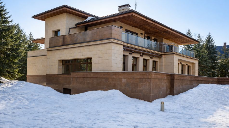 Дом у береговой линии в КП Речное