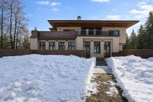 Дом у береговой линии в КП Речное