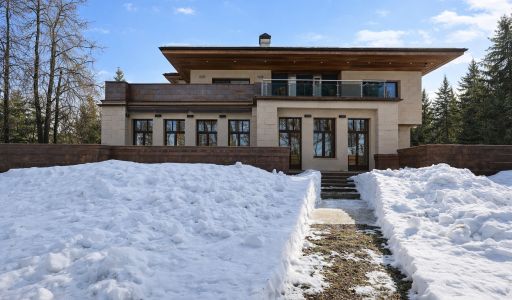 Дом у береговой линии в КП Речное