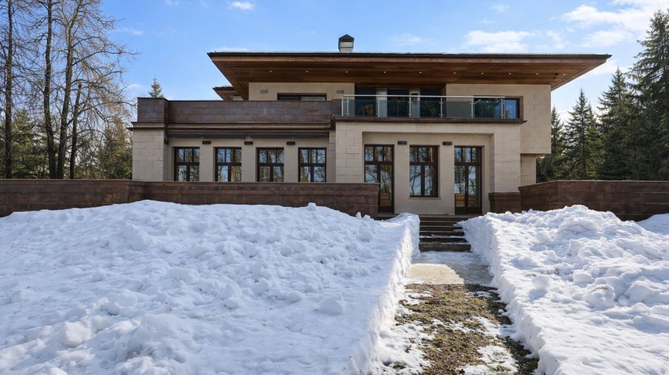 Дом у береговой линии в КП Речное