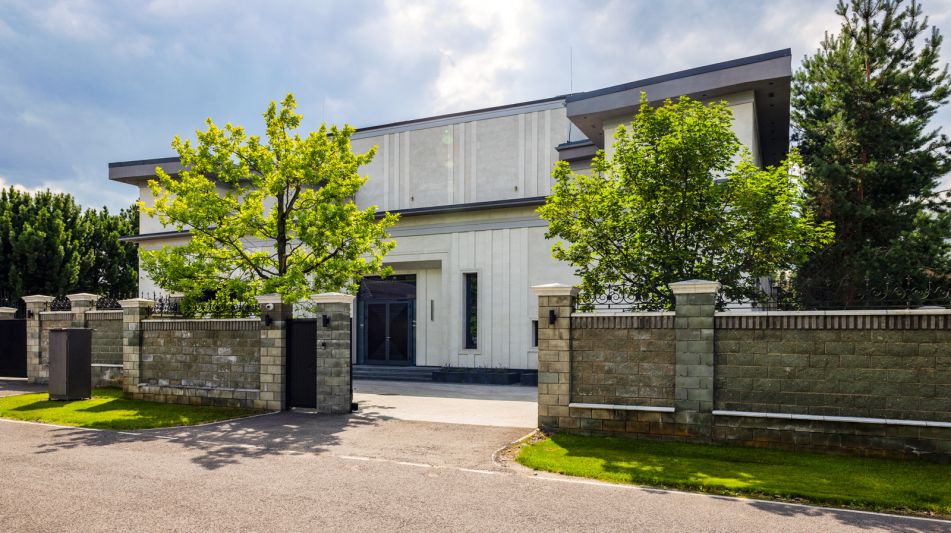 Резиденция в НПИЗ Речное