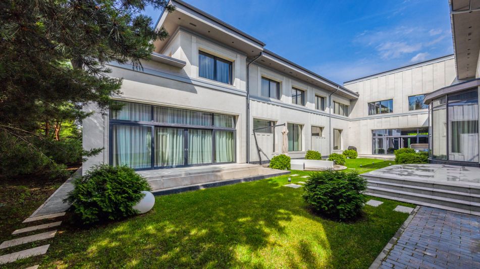 Резиденция в НПИЗ Речное