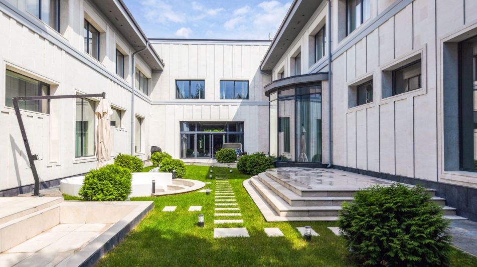 Резиденция в НПИЗ Речное