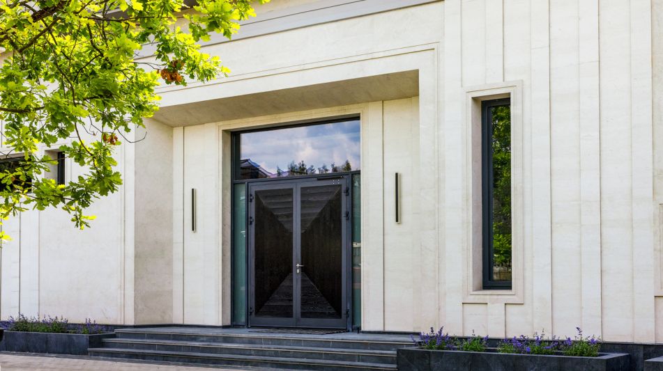 Резиденция в НПИЗ Речное