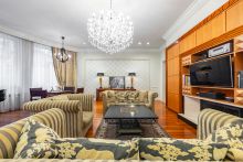 Дом с бассейном в Новогорске