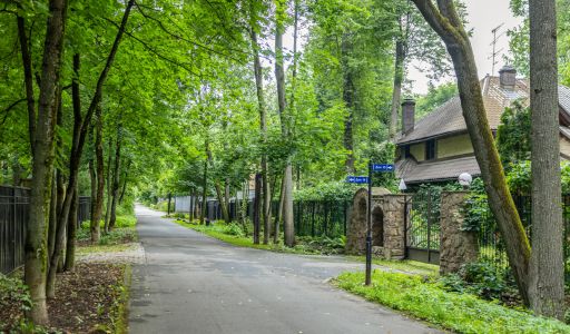 Дом с бассейном в Новогорске