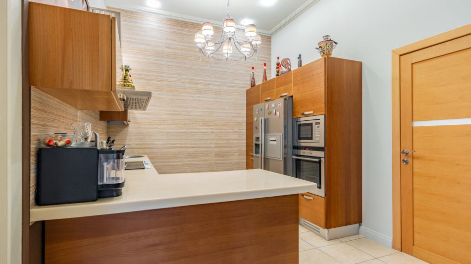 Дом с бассейном в Новогорске