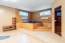 Дом с бассейном в Новогорске