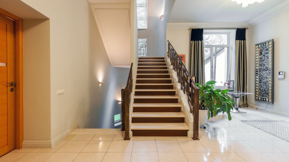 Дом с бассейном в Новогорске