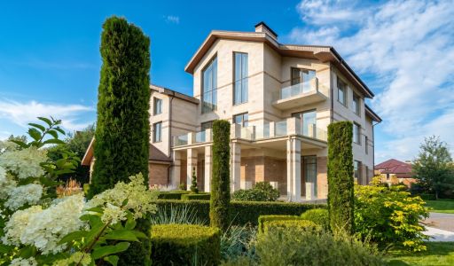 Дом с бассейном в КП Гринфилд