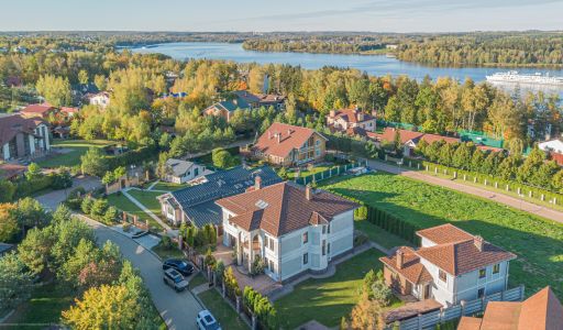 Дом под ключ с бассейном Адмирал