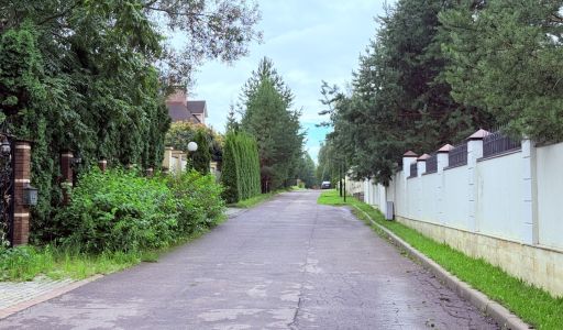 Дом с бассейном в ТСН Успенское