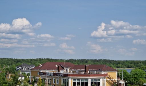 Резиденция на берегу Волги