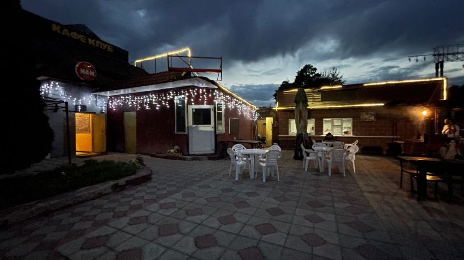 Здание с участком в ПГТ Снегири